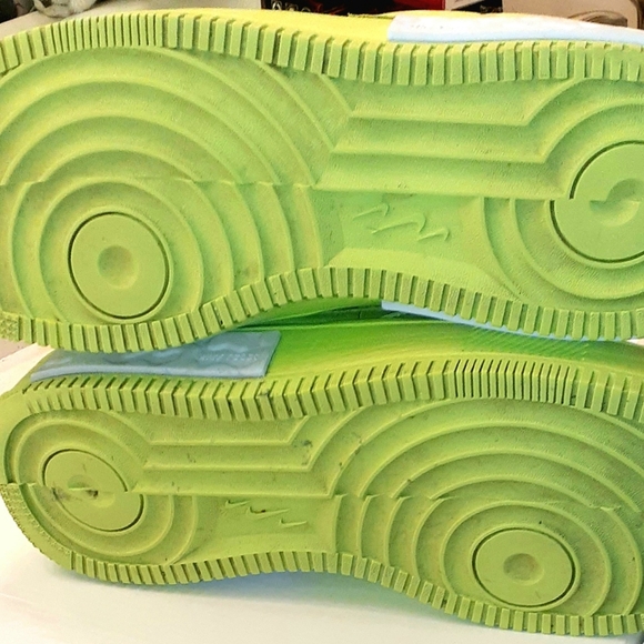 Air Force 1 Fontanka - Picture 7 of 7